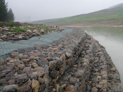 南山区格宾石笼应用于斗门东堤应急工程