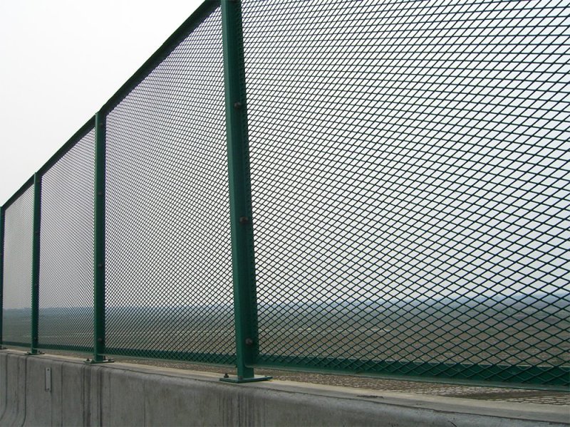 虎林市钢板网护栏