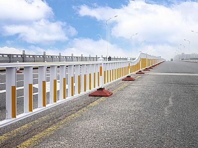 广丰区S板防眩板护栏